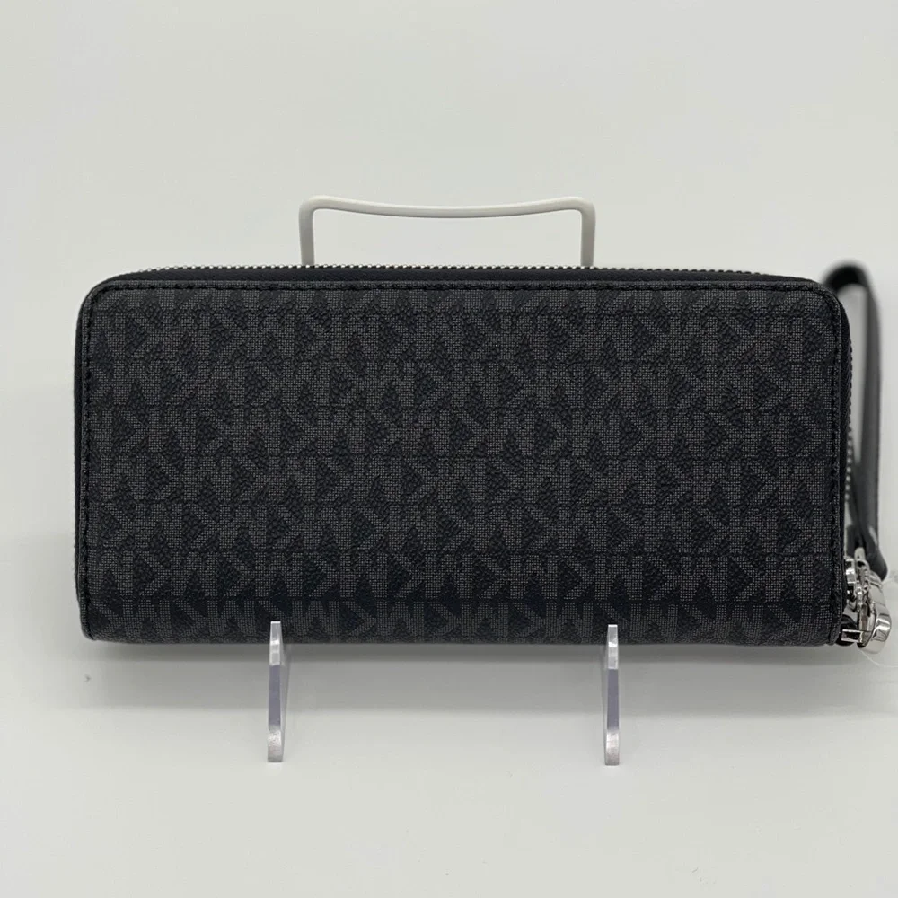 Michael Kors Continental Wallet Wristlet B…